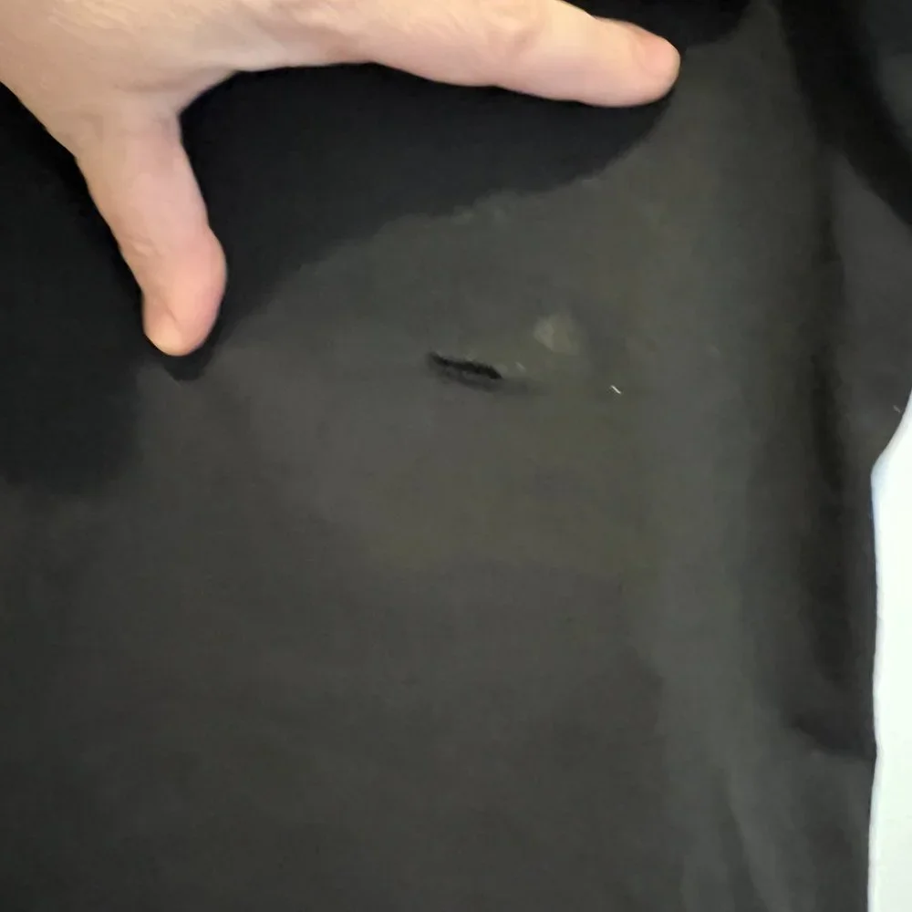 Comme des Garcons Men's Black Cotton Jersey Heart T-Shirt - Picture 10 of 10